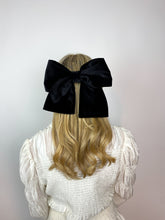 Load image into Gallery viewer, BLACK VELVET BEAU