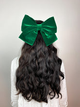 Load image into Gallery viewer, PADDY'S DAY GREEN VELVET BEAU