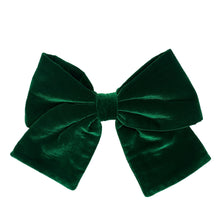 Load image into Gallery viewer, PADDY'S DAY GREEN VELVET BEAU