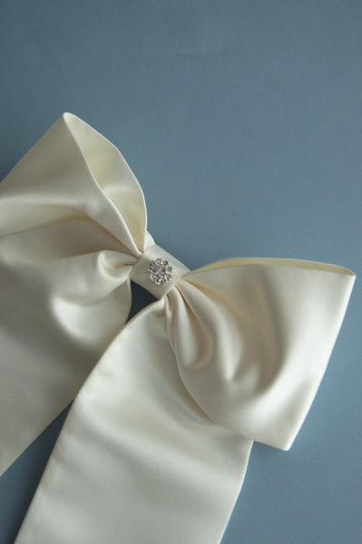 PORCELAIN WHITE LONG BEAU