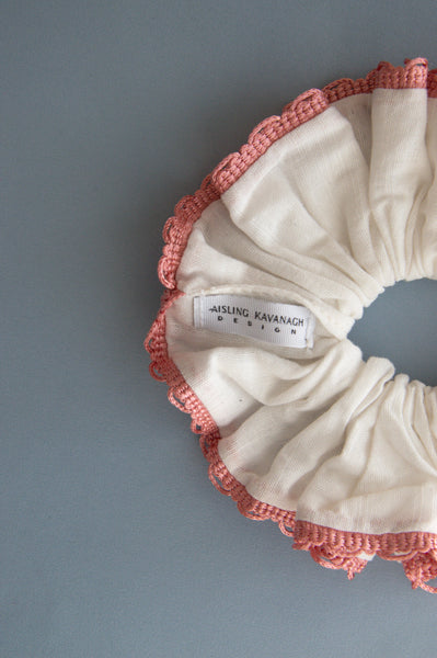 FRILL SCRUNCHIE