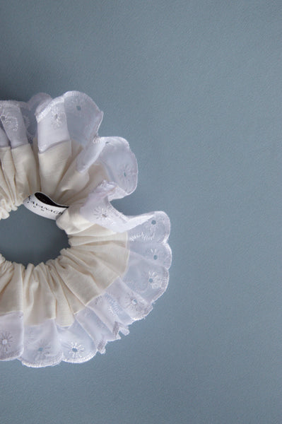 BRIDAL FRILL SCRUNCHIE