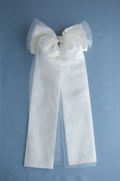 PORCELAIN WHITE LONG BEAU WITH TULLE